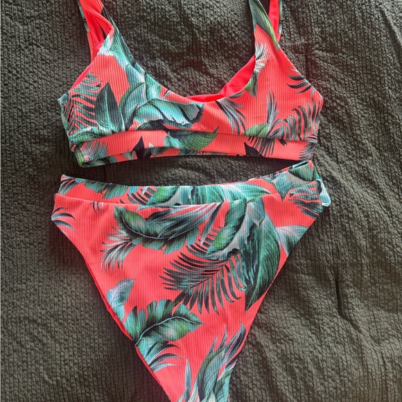 Pink Lily Tropical Leaf Print Bikini Set - Picture 2 of 5
